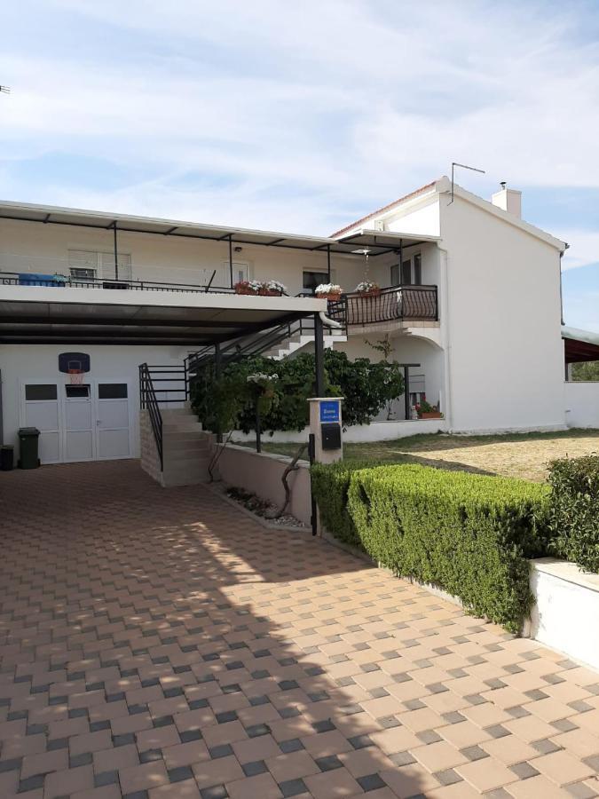 Apartment Maslina Биоград на Мору Екстериор снимка