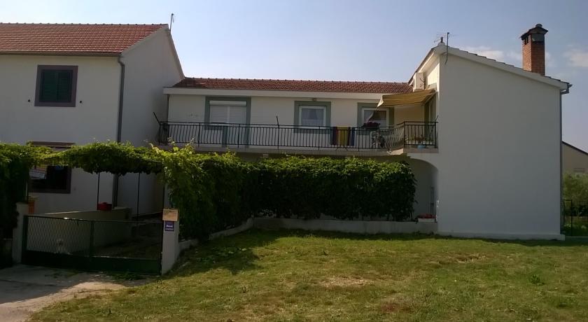 Apartment Maslina Биоград на Мору Екстериор снимка